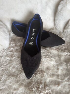 Rothy's Black Pointed Knit Flats with Blue Trim